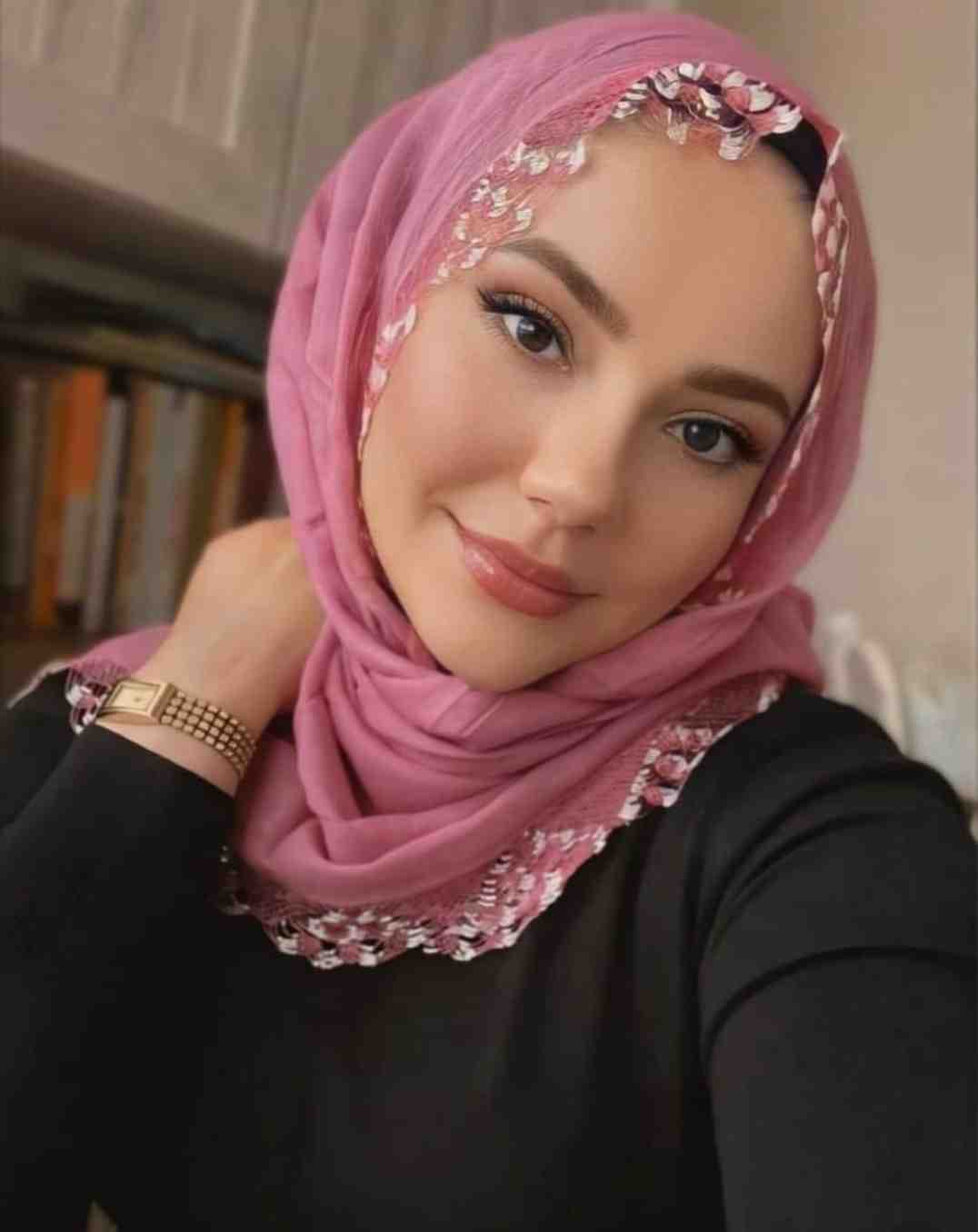 Alaca Modern Bayan Bayan Escort Asya